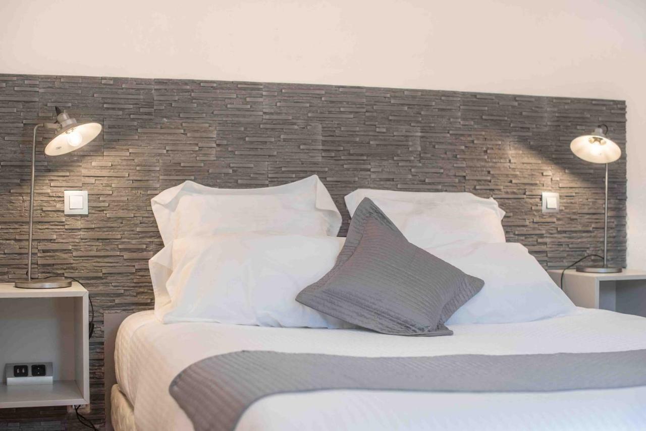 Chambres D'hotes Le Pignie Bed & Breakfast *